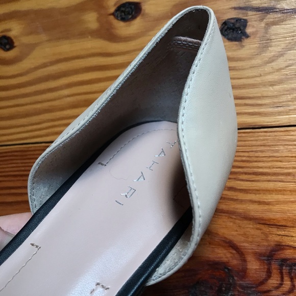 Tahari Eliss Beige Snakeskin Pointed Toe Flats, EUC, 10M - Picture 12 of 12